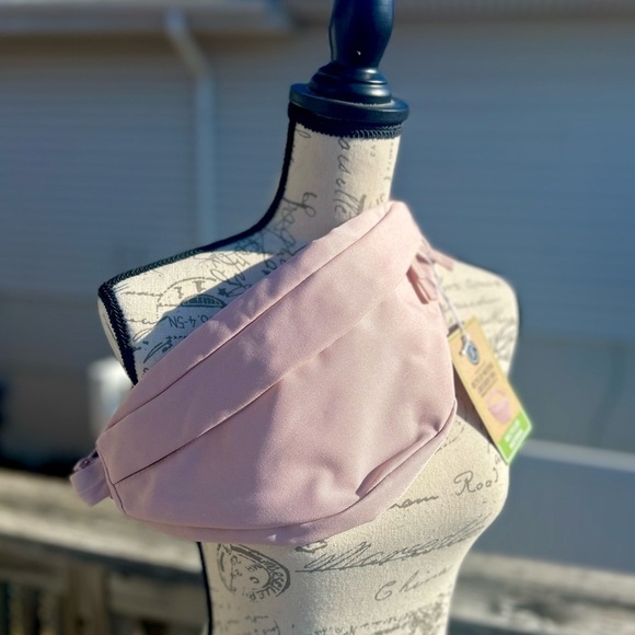 Pink Crossbody Waist Bag Large Capacity NWT! - Picture 1 of 6